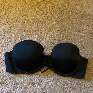 Black strapless Victoria’s Secret bra